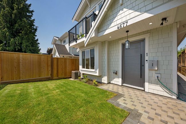 1 - 4677 Canada Way, Home with 3 bedrooms, 2 bathrooms and null parking in Burnaby BC | Image 2