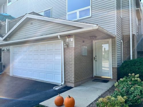 unit-111-479 River Bend Rd, Naperville, IL, 60540-5287 | Card Image