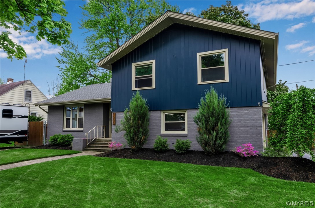 Hartwig Dr, Clarence Center, NY 14032