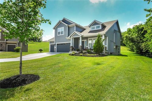 859 Canyon Ln, Lansing, KS, 66043-4503 | Card Image