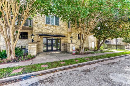 37-100 Willard Street, Houston, TX, 77006 | Card Image
