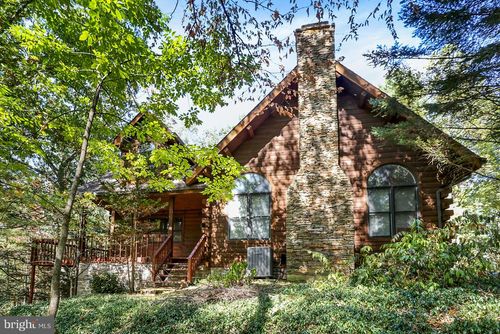 842 Pisgah Rd, Shermans Dale, PA, 17090-8860 | Card Image