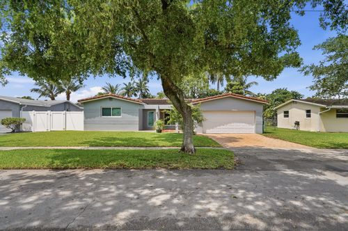 5261 Sw 89th Ave, Cooper City, FL, 33328-5142 | Card Image