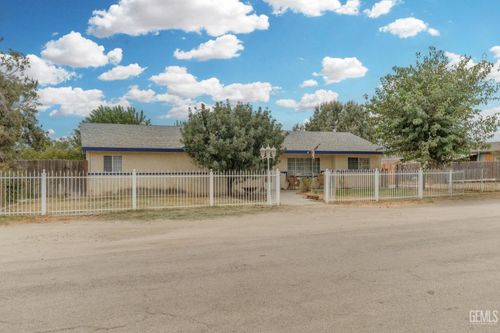 27509 Pine St, Taft, CA, 93268-9787 | Card Image