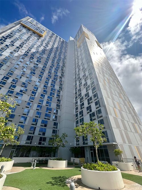 apt-3002-988 Halekauwila St, Honolulu, HI, 96814-4047 | Card Image