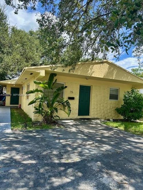 17-15 Nw 70th St, Miami, FL, 33150-4025 | Card Image