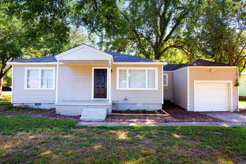 137 Saunders Dr, North Little Rock, AR, 72117-5145 | Card Image