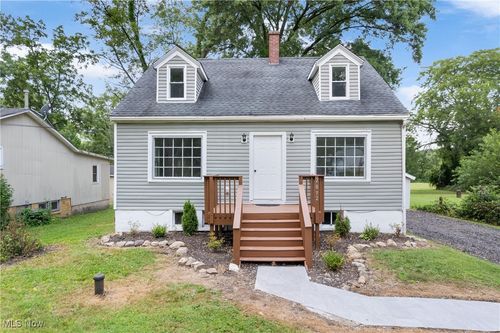 2072 Warren Ave, Akron, OH, 44320-3156 | Card Image