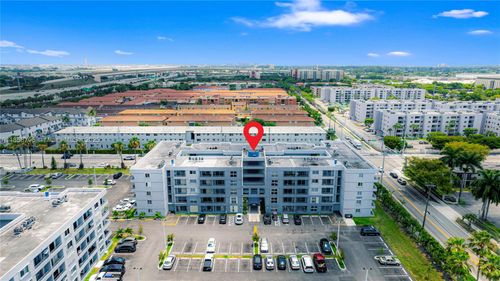 apt-209-8201 Nw 8th St, Miami, FL, 33126-3900 | Card Image