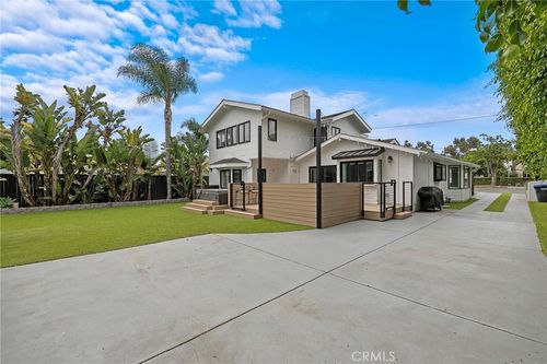 252 E 19th St, Costa Mesa, CA, 92627 | Card Image