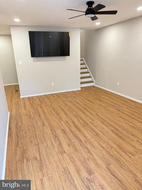 10285 Ridgeline Dr, MONTGOMERY VILLAGE, MD, 20886-3009 | Card Image