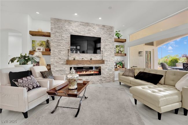10001 Cresent Creek Dr, House other with 2 bedrooms, 2 bathrooms and null parking in Las Vegas NV | Image 12