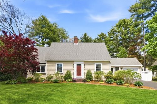 560 Common St, Walpole, MA, 02081-3133 | Card Image