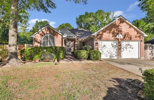 1014 N Rivershire Dr, Conroe, TX, 77304-2752 | Card Image
