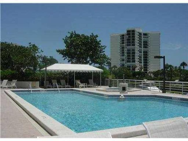 APT-308 - 4201 N Ocean Blvd, Condo with 2 bedrooms, 2 bathrooms and null parking in Boca Raton FL | Image 10