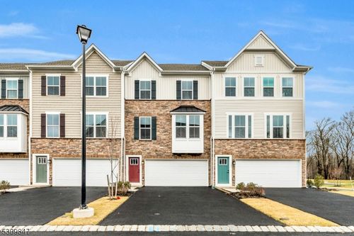 7 Peckwell St, Budd Lake, NJ, 07828-1454 | Card Image