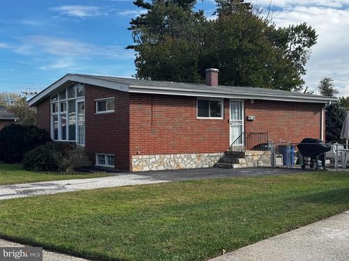 801 Sturgis Pl, BALTIMORE, MD, 21208-5843 | Card Image