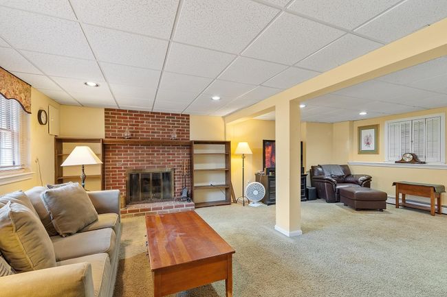 31 Biscayne Pkwy, House other with 3 bedrooms, 3 bathrooms and null parking in Nashua NH | Image 9