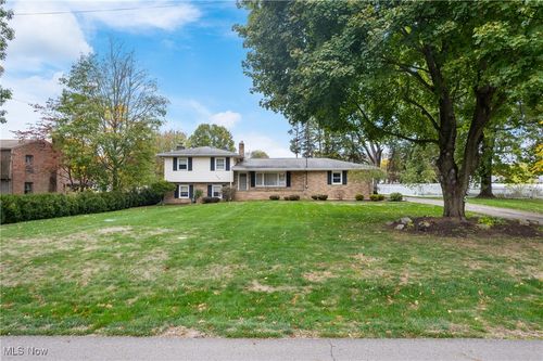 3885 Hugh St Nw, Uniontown, OH, 44685-9173 | Card Image