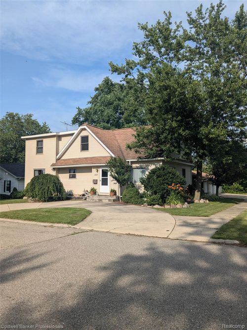 3237 Rogers St, Marlette, MI, 48453-1340 | Card Image