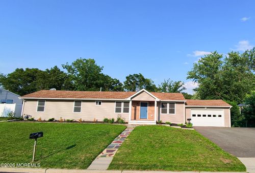 18 Arlyn Dr, Howell, NJ, 07731-2704 | Card Image