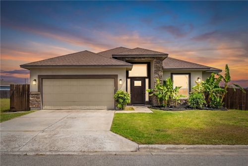 7214 S Lake Bliss Cir, Corpus Christi, TX, 78414-1100 | Card Image