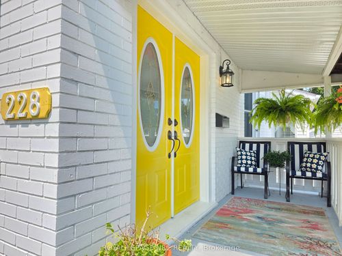 228 Jarvis St, Fort Erie, ON, L2A2S5 | Card Image