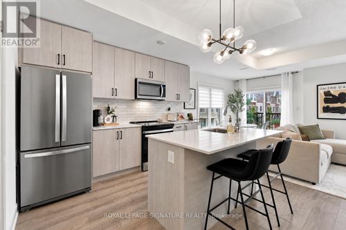 28 Canton Lane, Whitchurch-Stouffville (Stouffville), ON, L4A4W8 | Card Image