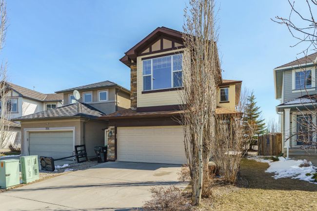 202 Tuscany Ravine Close Nw, Home with 4 bedrooms, 3 bathrooms and 4 parking in Calgary AB | Image 2