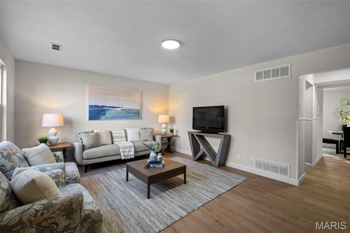 2216 Jackson Dr, Arnold, MO, 63010-1603 | Card Image