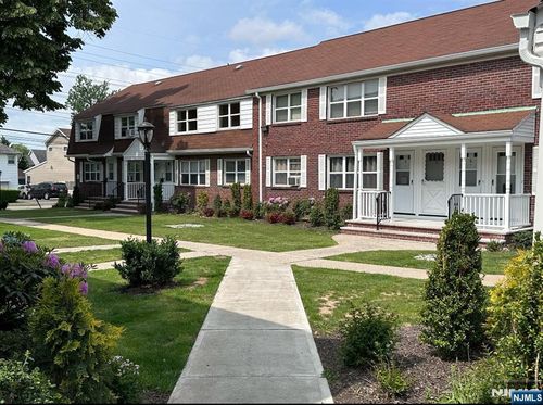 2 Mount Vernon Court, Maywood, NJ, 07607 | Card Image