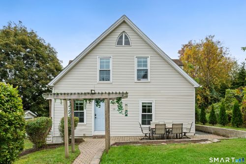 130 Hubbard Pl, Hamden, CT, 06517-3642 | Card Image