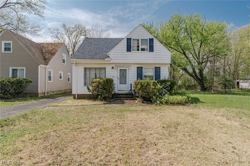 1004 Woodview Rd, Cleveland Heights, OH, 44121-1439 | Card Image