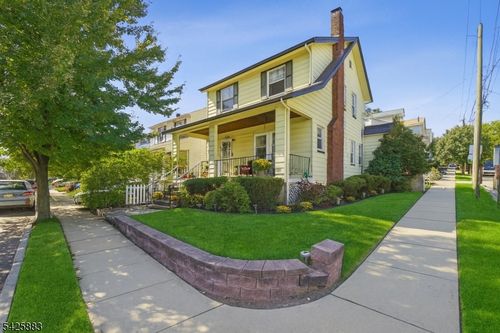 95 Rollinson St, West Orange, NJ, 07052-4520 | Card Image