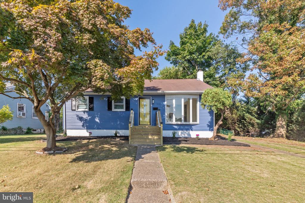 Camden Ave, Magnolia, NJ 08049