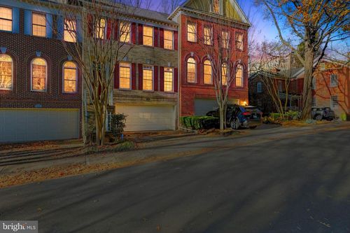 128 Rees Pl, FALLS CHURCH, VA, 22046-3900 | Card Image