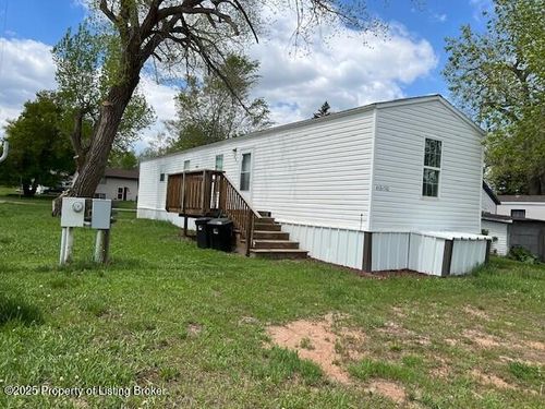 402 N East St, Hebron, ND, 58638-7212 | Card Image
