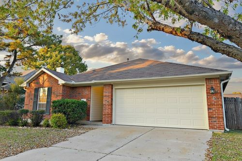 8402 Hillrock Dr, Round Rock, TX, 78681-3867 | Card Image