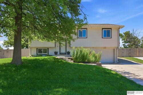 21405 Appaloosa Dr, Elkhorn, NE, 68022-1015 | Card Image
