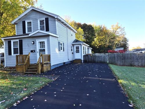 111 6th North St, Syracuse, NY, 13208-1346 | Card Image