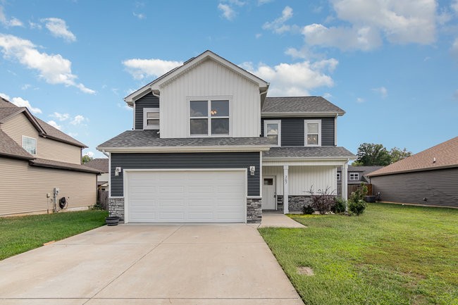 Crusaw Dr, Clarksville, TN 37043