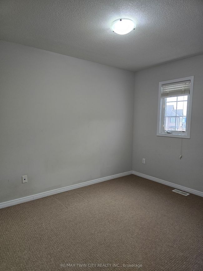 1316 Countrystone Dr, House other with 3 bedrooms, 3 bathrooms and 2 parking in Kitchener ON | Image 14