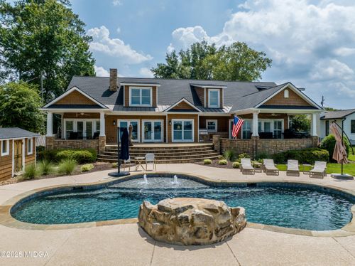 245 Lakeshore Cir Ne, Milledgeville, GA, 31061-9056 | Card Image