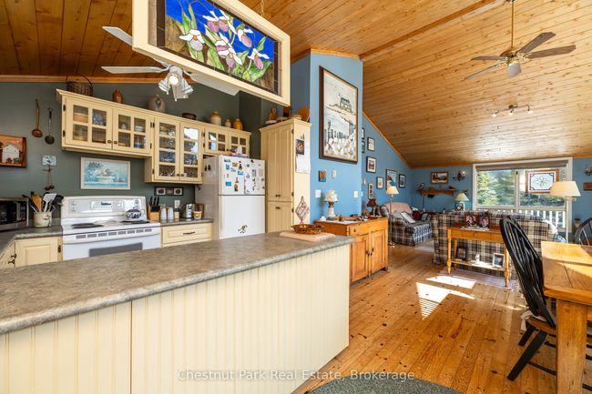39 Hatt St, House other with 2 bedrooms, 1 bathrooms and 4 parking in Tobermory ON | Image 12