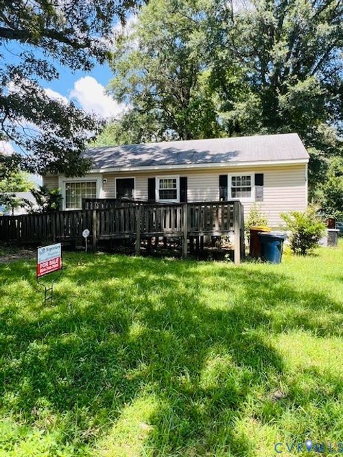 211 Deerfield Dr, Petersburg, VA, 23805-2509 | Card Image