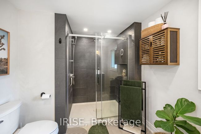 109 Thomas St, House other with 4 bedrooms, 3 bathrooms and 4 parking in Cambridge ON | Image 24