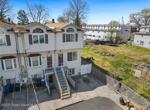 1-10 Noah Ct, Staten Island, NY, 10303-2567 | Card Image