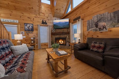 2251 Red Bud Rd, Sevierville, TN, 37876-8964 | Card Image