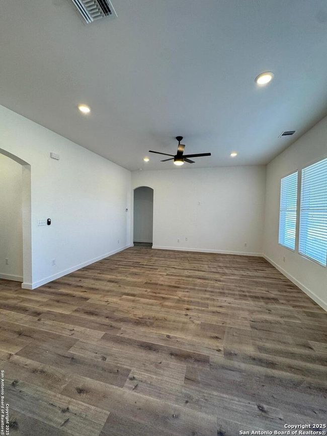 2002 Owens Ave, House other with 3 bedrooms, 2 bathrooms and null parking in Three Rivers TX | Image 6