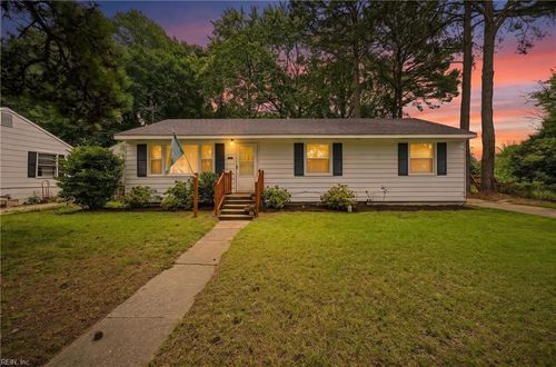 3421 W Weaver Road, Hampton, VA, 23666 | Card Image